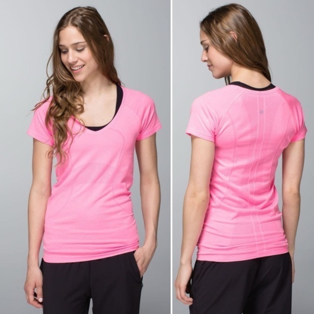 Lululemon Swiftly Tech Short Sleeve v neck
Heathered Pow Pink Light